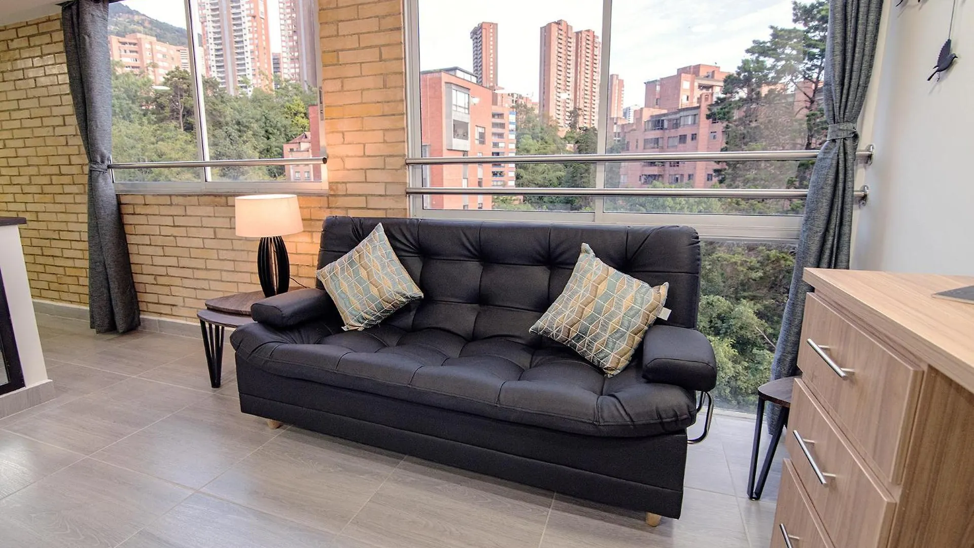 Elegante Loft Cerca De Diversion Y Malls Medellin Colombia
