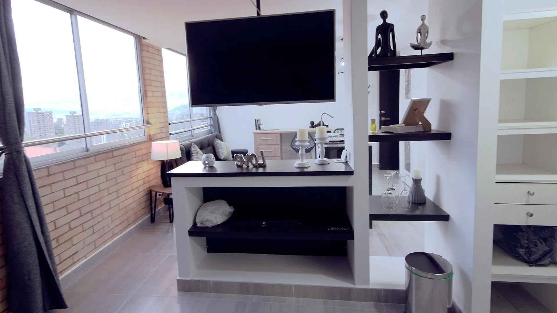 Elegante Loft Cerca De Diversion Y Malls Medellin